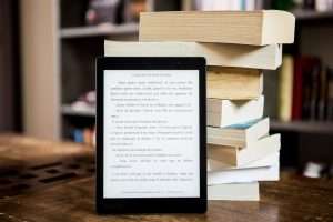 Si vous accumulez les livres, la liseuse numérique va vous changer la vie