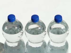 Réduire autant que possible les bouteilles en plastique, un premier pas pour la planète