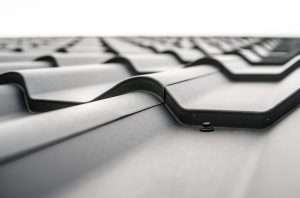Des toitures endommagées peuvent générer des problèmes d'humidité